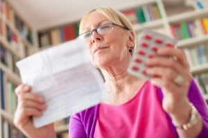 Les seniors et les médicaments : attention aux mélanges !